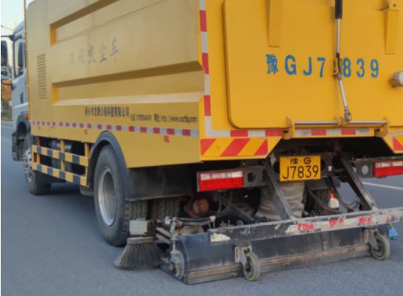 Dust-free sweepers used in road construction_1